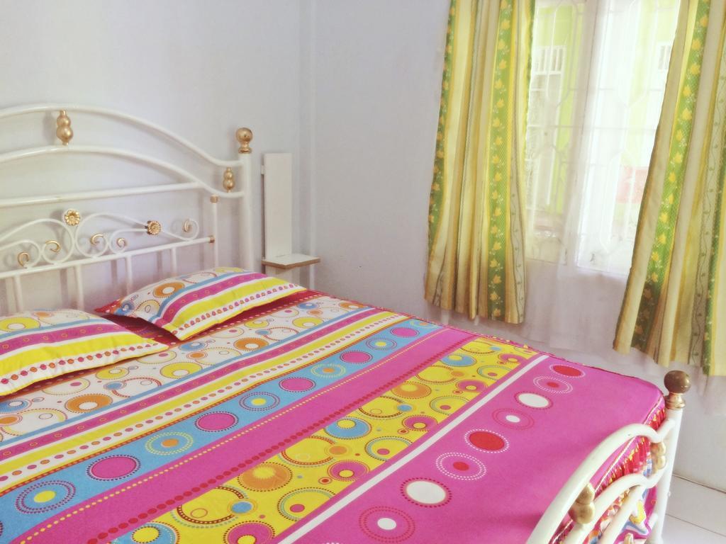 Griya 24 Homestay Medan Esterno foto