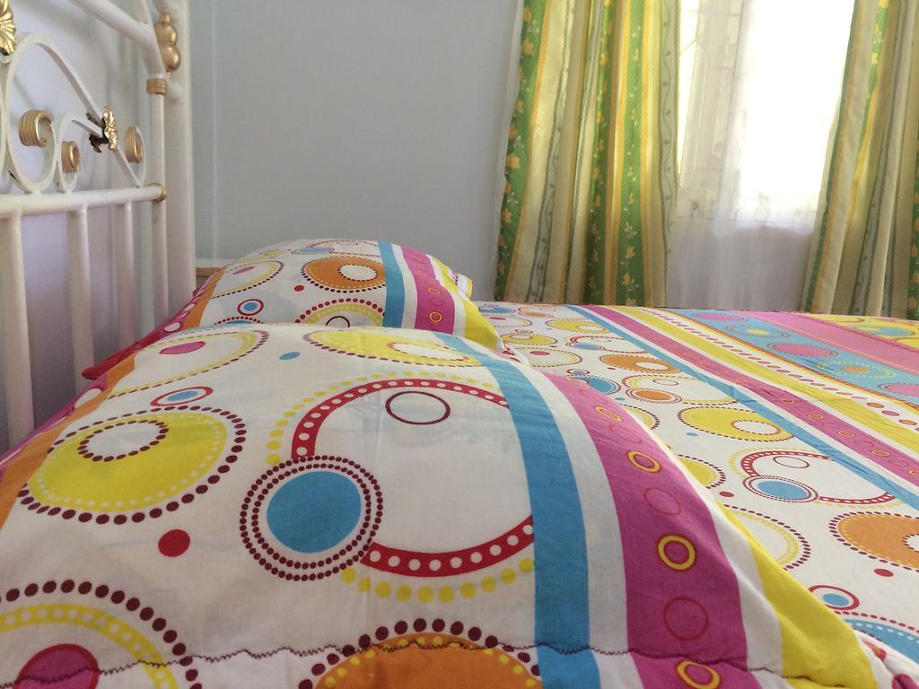 Griya 24 Homestay Medan Esterno foto
