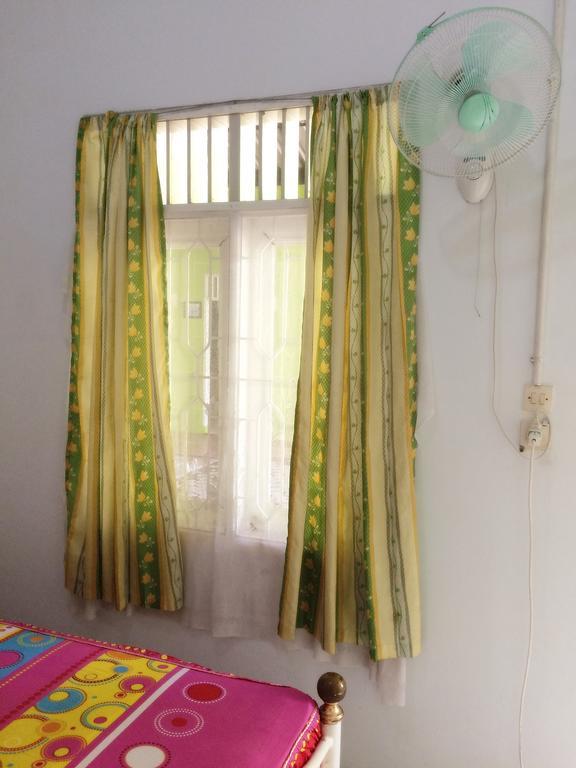 Griya 24 Homestay Medan Esterno foto