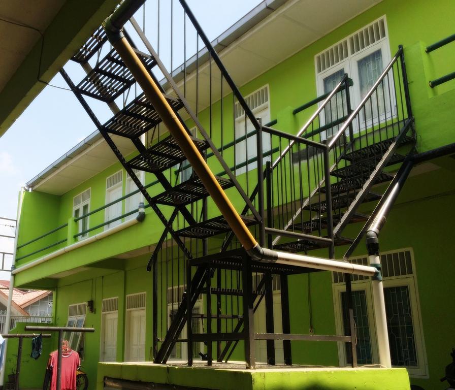 Griya 24 Homestay Medan Esterno foto