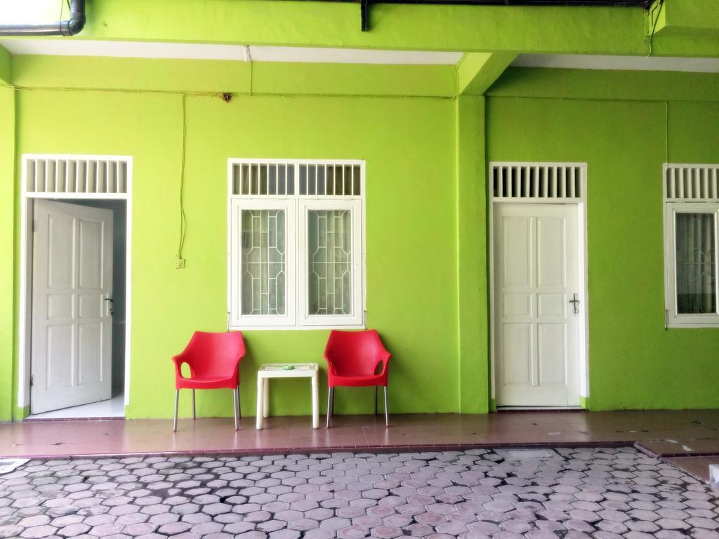 Griya 24 Homestay Medan Esterno foto